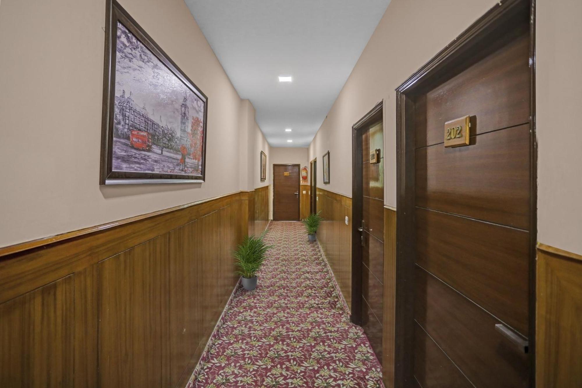 Hotel O Shivam Guest House New Delhi Exterior photo